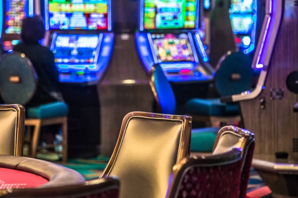 evostoto togel mobile app interface showing sports and casino games